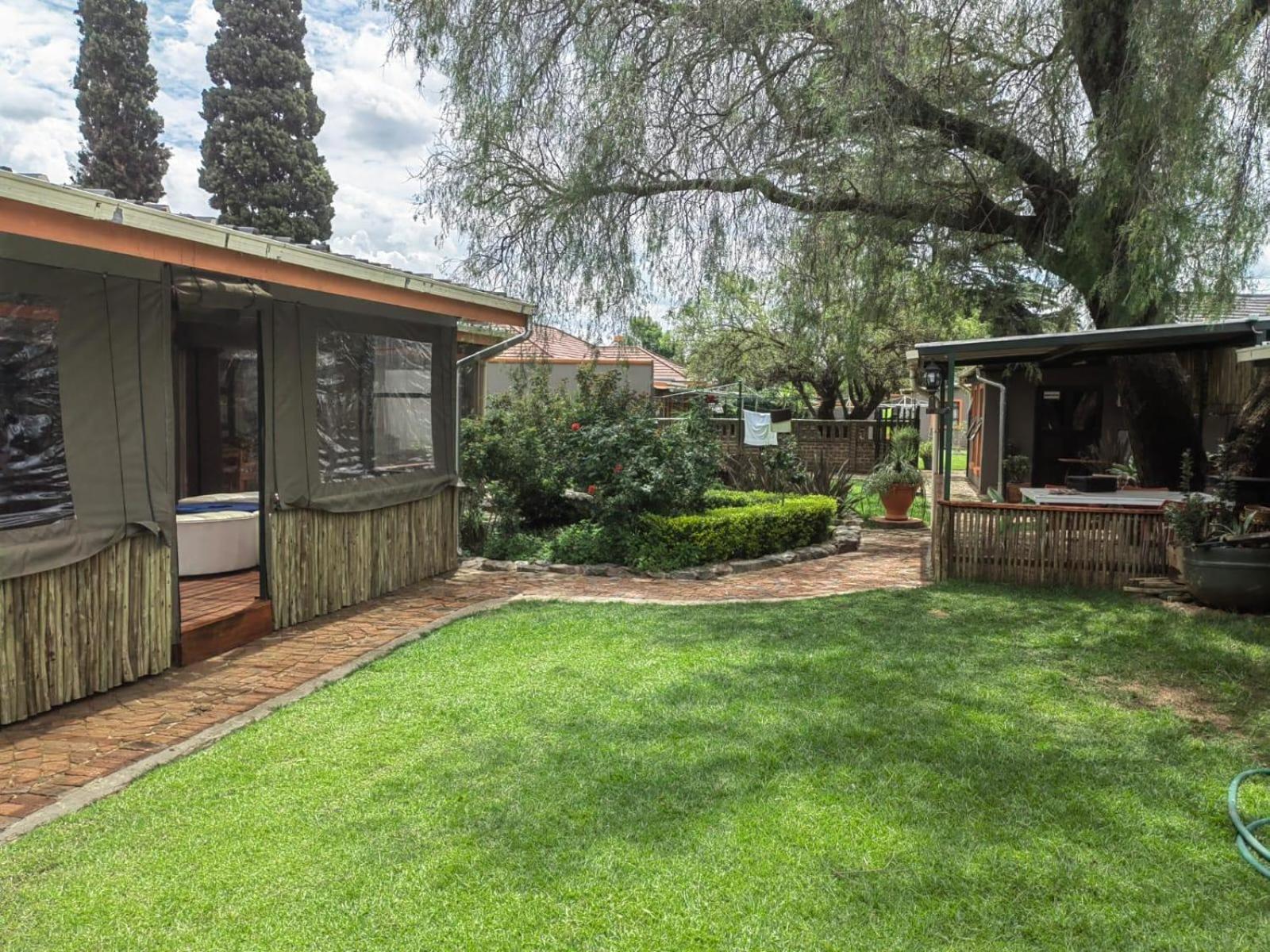 Sibahlenomhlambi Guesthouse Springs  Dış mekan fotoğraf