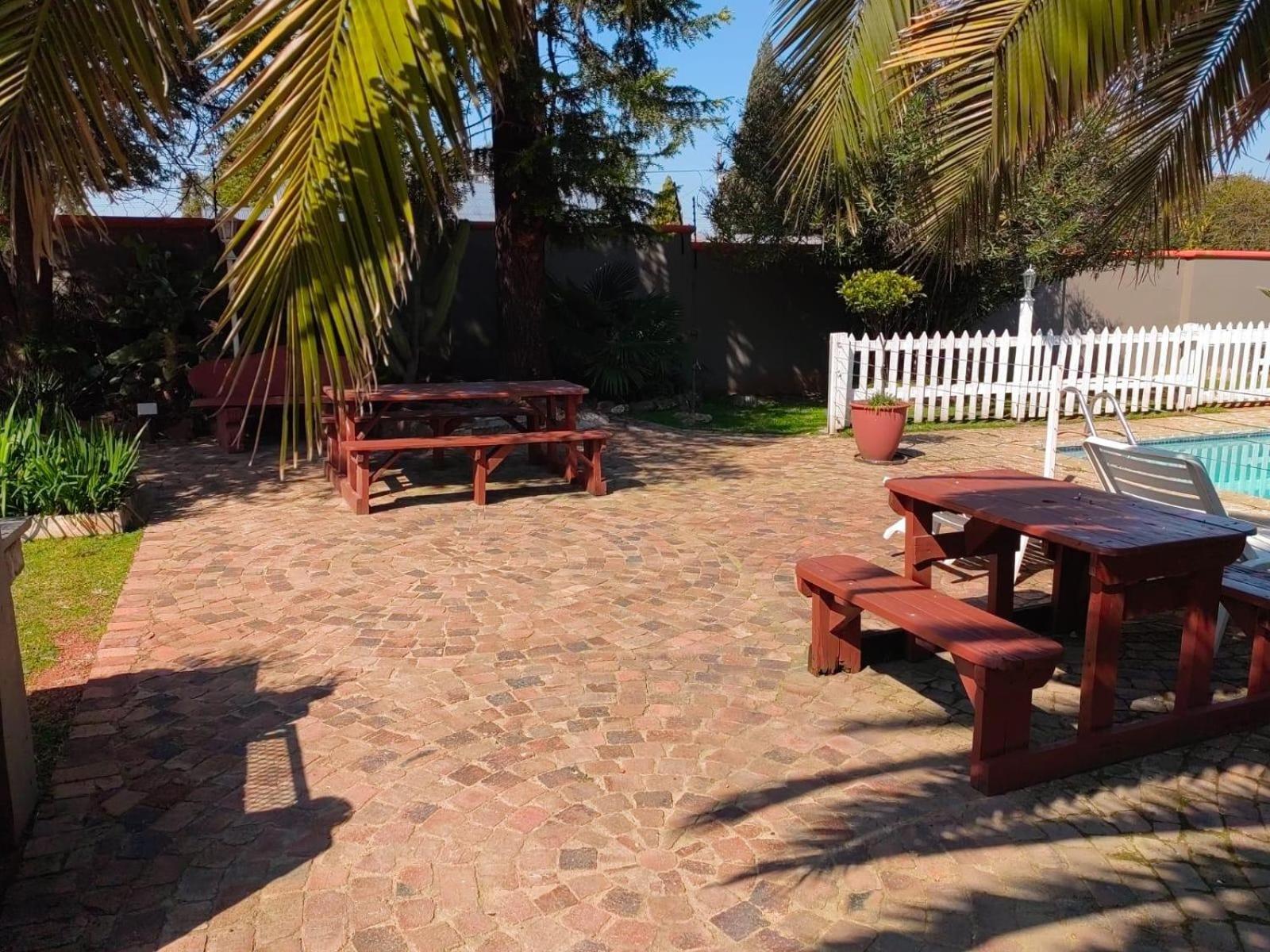 Sibahlenomhlambi Guesthouse Springs  Dış mekan fotoğraf